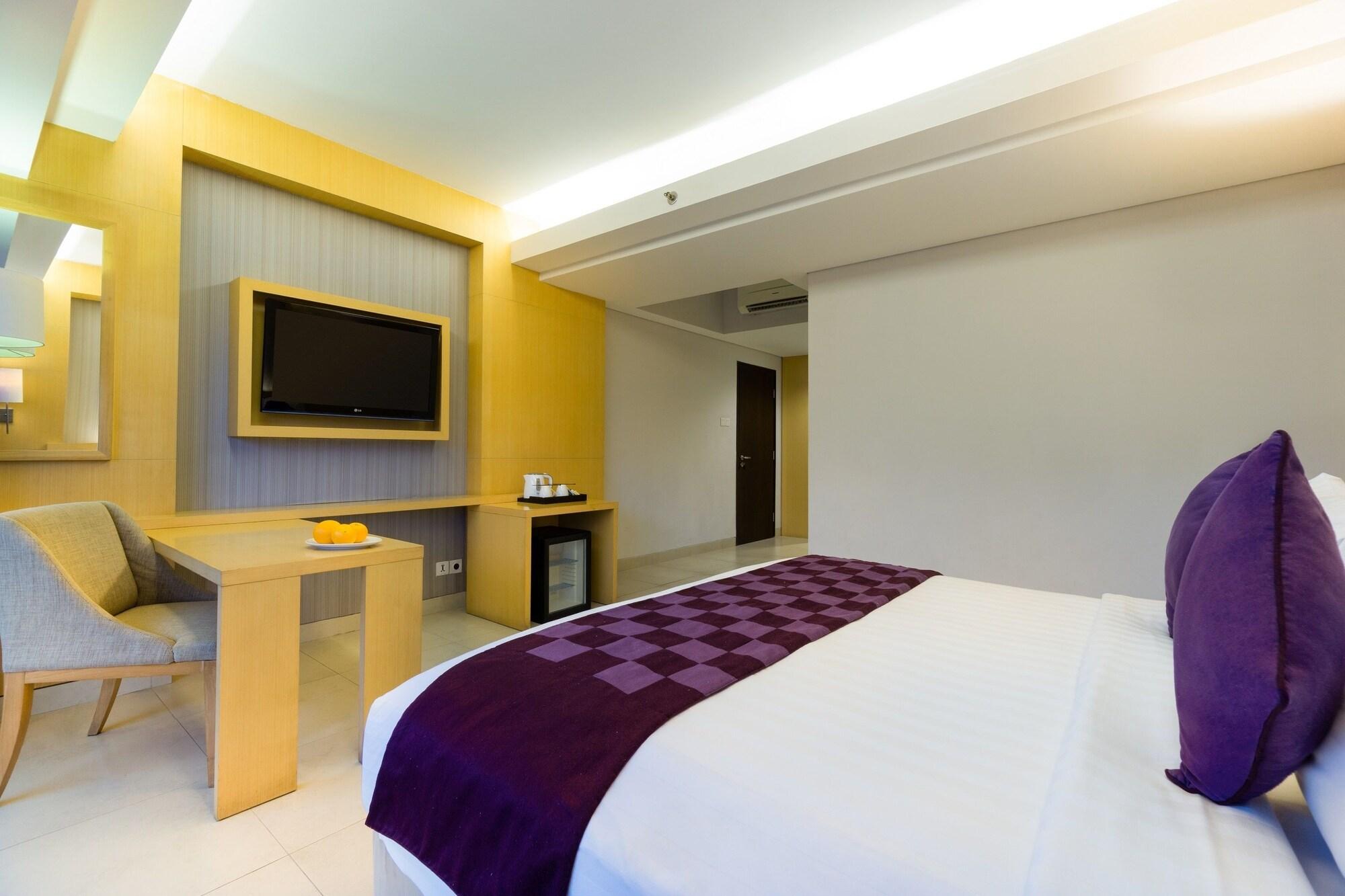 Quest Hotel Kuta By Aston Екстер'єр фото
