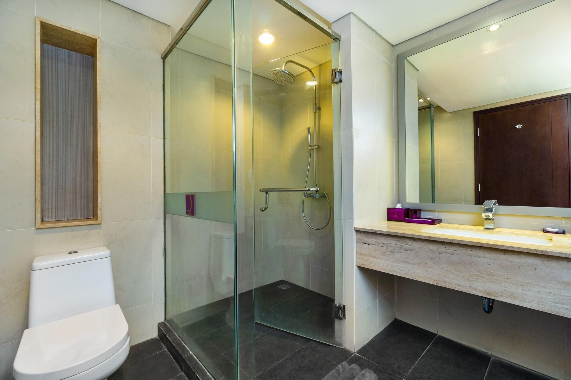 Quest Hotel Kuta By Aston Екстер'єр фото