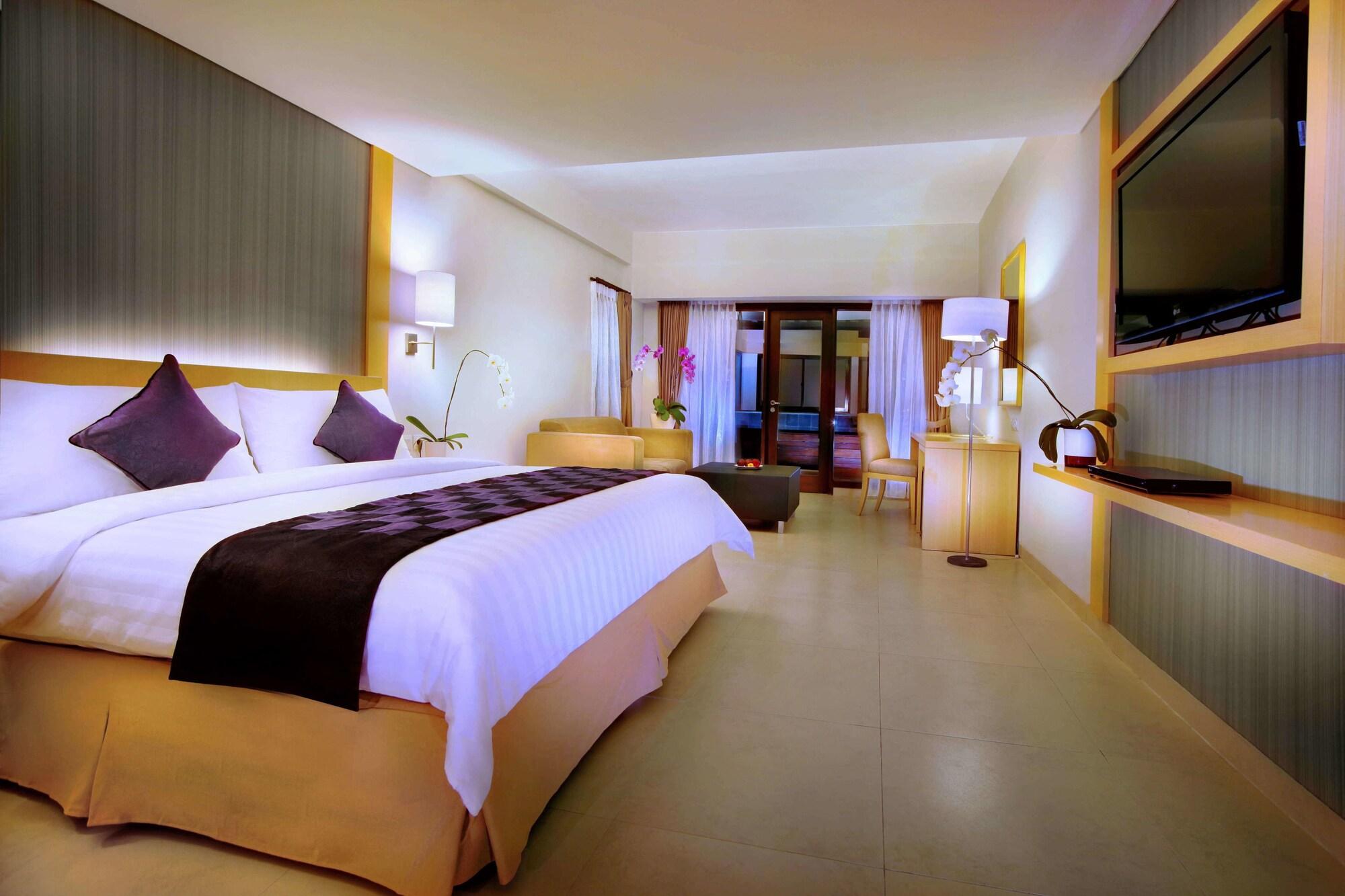 Quest Hotel Kuta By Aston Екстер'єр фото