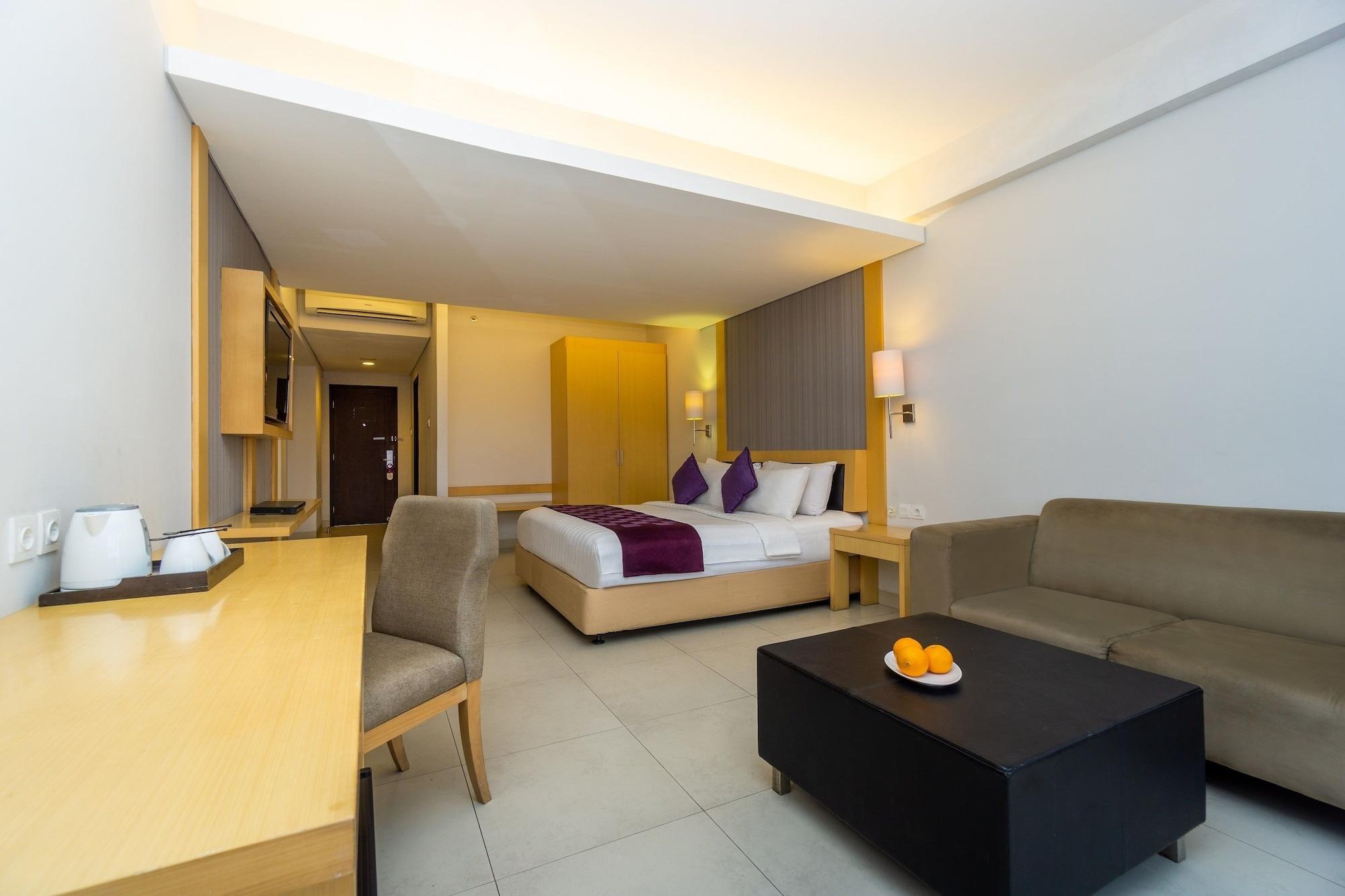 Quest Hotel Kuta By Aston Екстер'єр фото