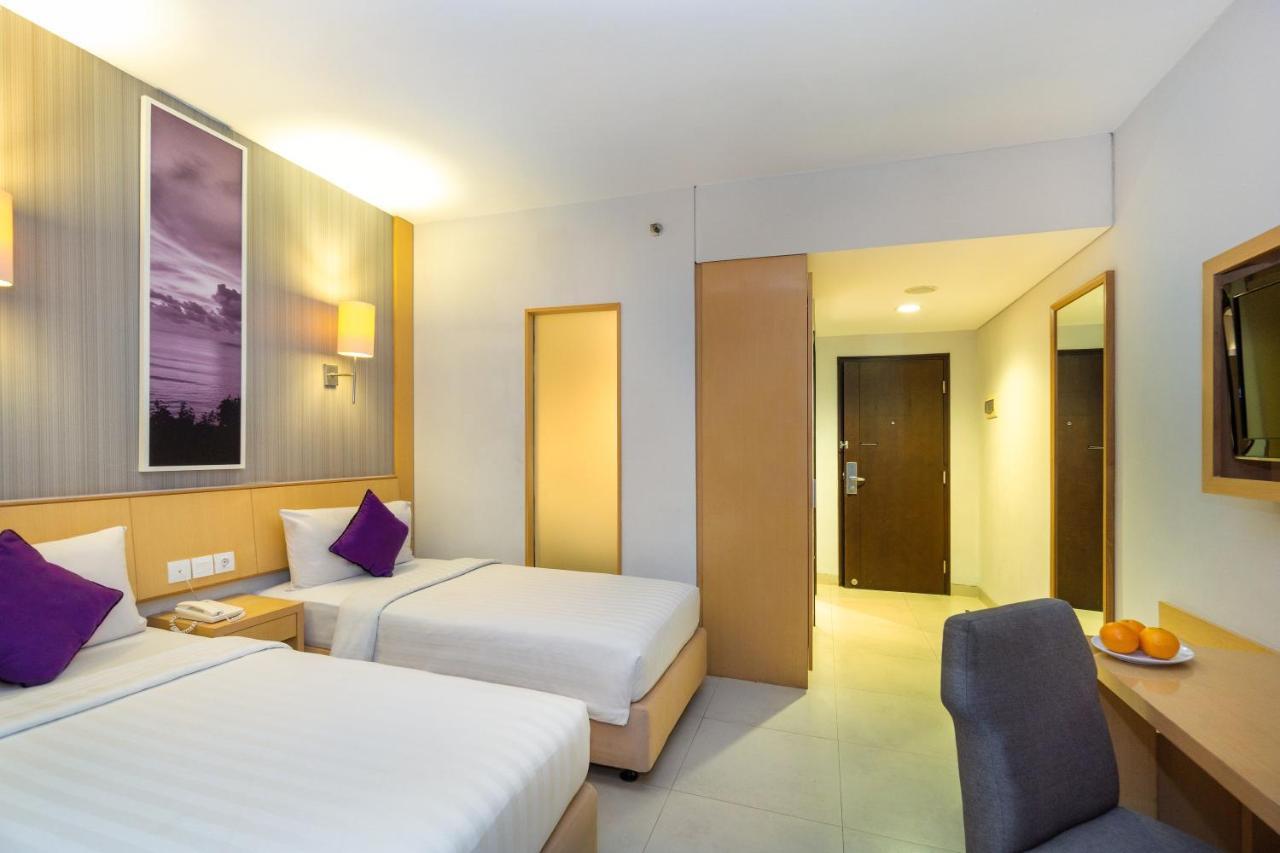 Quest Hotel Kuta By Aston Екстер'єр фото