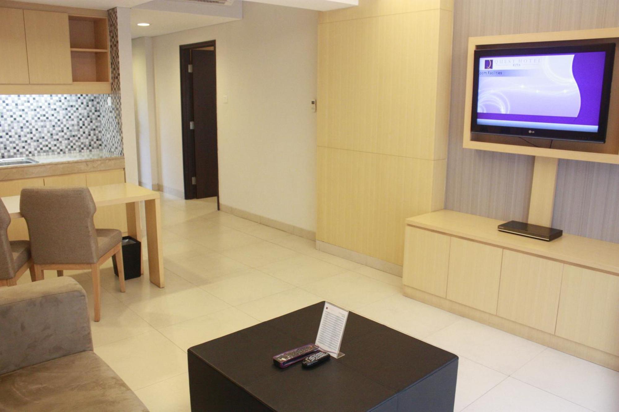 Quest Hotel Kuta By Aston Екстер'єр фото