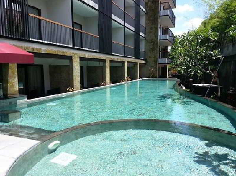 Quest Hotel Kuta By Aston Екстер'єр фото