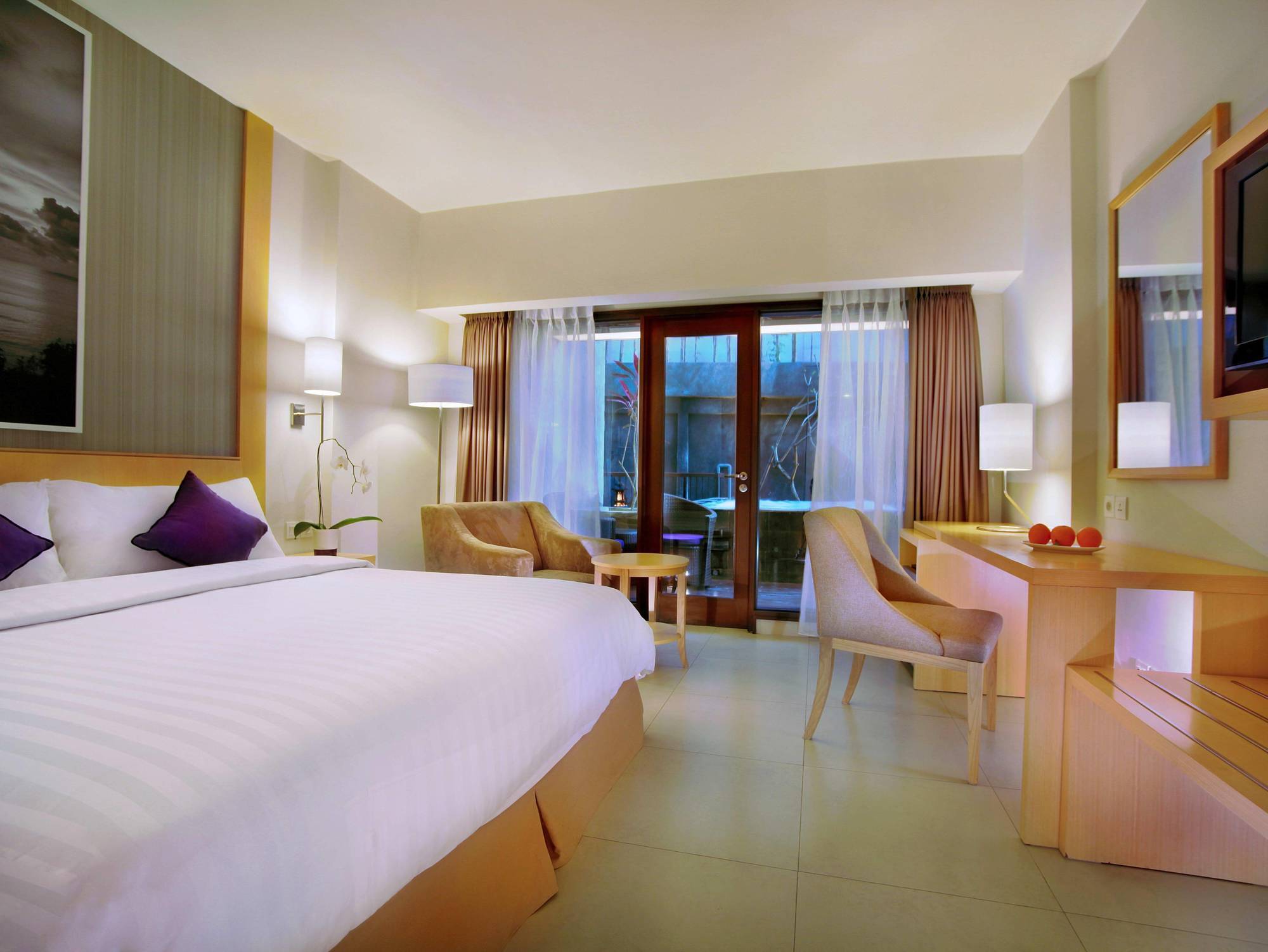 Quest Hotel Kuta By Aston Екстер'єр фото