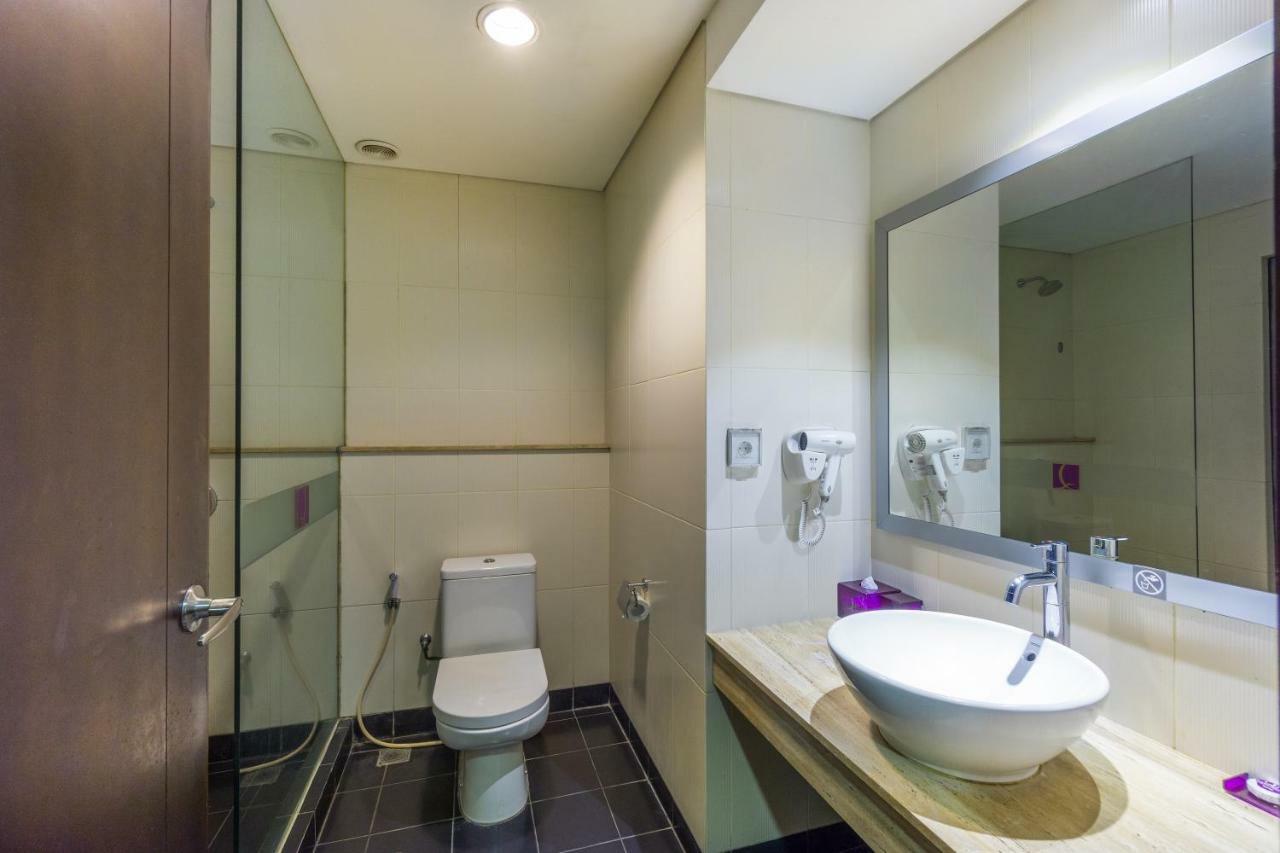 Quest Hotel Kuta By Aston Екстер'єр фото
