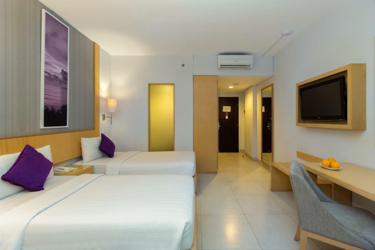 Quest Hotel Kuta By Aston Екстер'єр фото